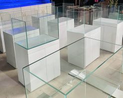 Bể kính cá cảnh làm sẵn giá tốt